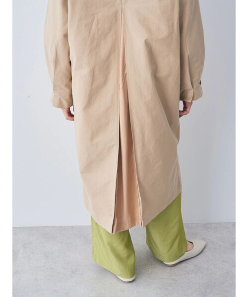 YECCA VECCA（イェッカヴェッカ）の「袖タックデザインステンカラーコート（ステンカラーコート・レディース・ベージュ/ネイビー・FREE）」の17枚目の写真