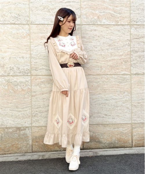 axes femme POETIQUE(アクシーズファムポエティック)の「ブロッキングベリー刺繍ワンピース(ワンピース・レディース・ピンク/ネイビー/ベージュ・MEDIUM)」の1枚目の写真