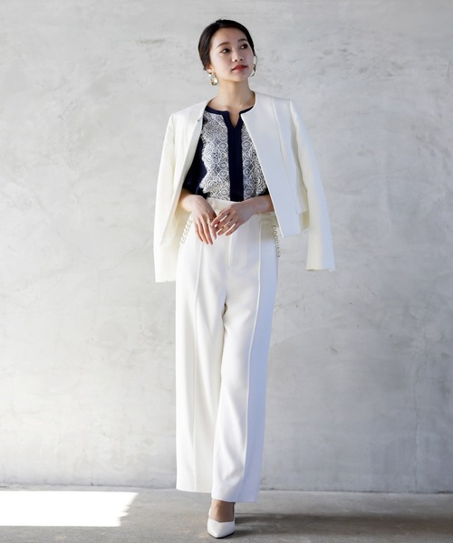 WHITE JOOLA（ホワイトジョーラ）の「【手洗いできる＆防シワ加工】WEB限定！配色レースデザイン・フレアースリーブソフトデシンブラウス（シャツ/ブラウス・レディース・オフホワイト/ベージュ/ネイビー・S/M/L）」の8枚目の写真