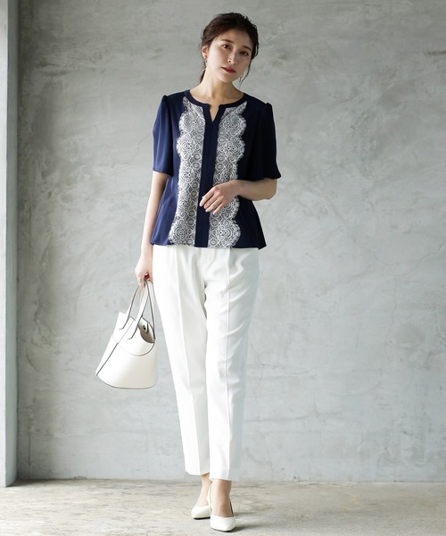 WHITE JOOLA（ホワイトジョーラ）の「【手洗いできる＆防シワ加工】WEB限定！配色レースデザイン・フレアースリーブソフトデシンブラウス（シャツ/ブラウス・レディース・オフホワイト/ベージュ/ネイビー・S/M/L）」の21枚目の写真