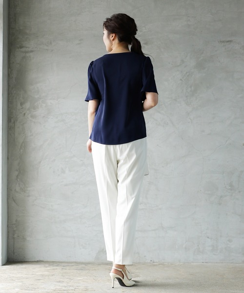 WHITE JOOLA（ホワイトジョーラ）の「【手洗いできる＆防シワ加工】WEB限定！配色レースデザイン・フレアースリーブソフトデシンブラウス（シャツ/ブラウス・レディース・オフホワイト/ベージュ/ネイビー・S/M/L）」の19枚目の写真