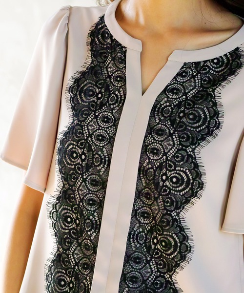 WHITE JOOLA（ホワイトジョーラ）の「【手洗いできる＆防シワ加工】WEB限定！配色レースデザイン・フレアースリーブソフトデシンブラウス（シャツ/ブラウス・レディース・オフホワイト/ベージュ/ネイビー・S/M/L）」の22枚目の写真