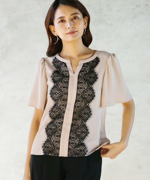 WHITE JOOLA（ホワイトジョーラ）の「【手洗いできる＆防シワ加工】WEB限定！配色レースデザイン・フレアースリーブソフトデシンブラウス（シャツ/ブラウス・レディース・オフホワイト/ベージュ/ネイビー・S/M/L）」の15枚目の写真