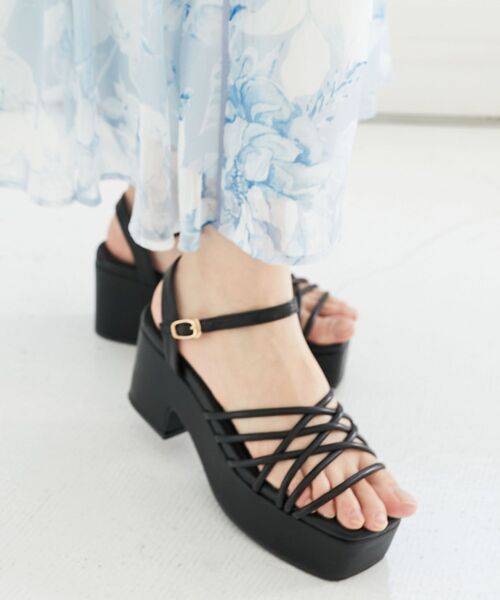 MAJESTIC LEGON（マジェスティックレゴン）の「ふかふかクロスボリュームサンダル（サンダル・レディース・ブラック/ベージュ/アイボリー・SMALL/MEDIUM/LARGE）」の3枚目の写真