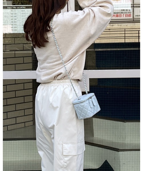 LE MORE（リモア）の「キルティングチェーンミニバッグ（ショルダーバッグ・レディース・ブルー/アイボリー/ブラック/パープル・FREE）」の17枚目の写真