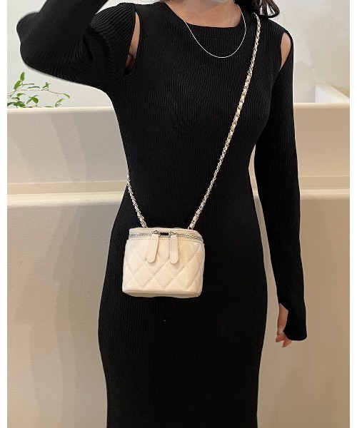 LE MORE（リモア）の「キルティングチェーンミニバッグ（ショルダーバッグ・レディース・ブルー/アイボリー/ブラック/パープル・FREE）」の14枚目の写真