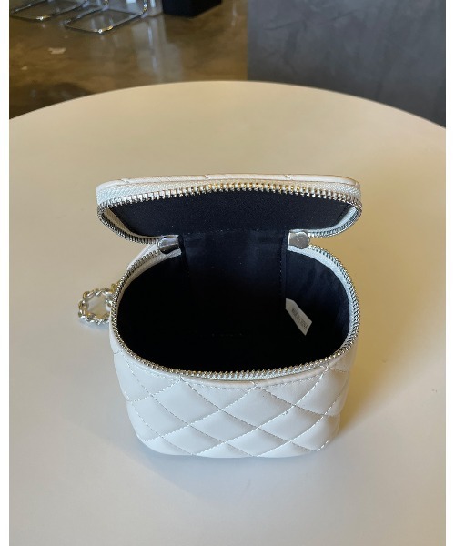 LE MORE（リモア）の「キルティングチェーンミニバッグ（ショルダーバッグ・レディース・ブルー/アイボリー/ブラック/パープル・FREE）」の18枚目の写真