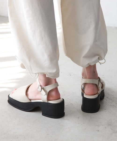 archives（アルシーヴ）の「厚底サンダル（サンダル・レディース・ブラック/アイボリー・MEDIUM/LARGE）」の9枚目の写真
