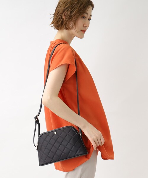 grove（グローブ）の「◆ラウンドキルトショルダー（ショルダーバッグ・レディース・ライトグレー/ブラック/グリーン・00）」の2枚目の写真