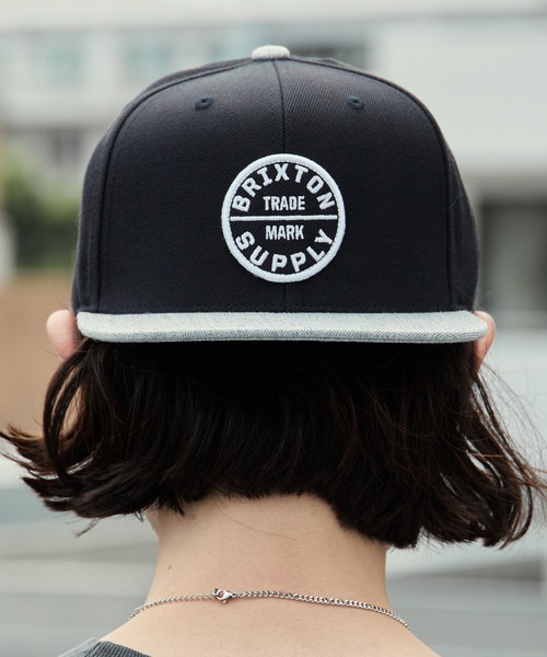 BRIXTON（ブリクストン）の「BRIXTON/ブリクストン OATH III SNAPBACK キャップ フラット 2026新作　再入荷（キャップ・メンズ・ブラック系/オリーブ系/ブラック/グレー系/オリーブ系2/オリーブ系3/ネイビー系/ベージュ系/チャコール/グリーン/ネイビー系1/ホワイト/ブラック系2/ホワイト×ブルー/カーキ/ブラック系1/グレー・FREE）」の6枚目の写真