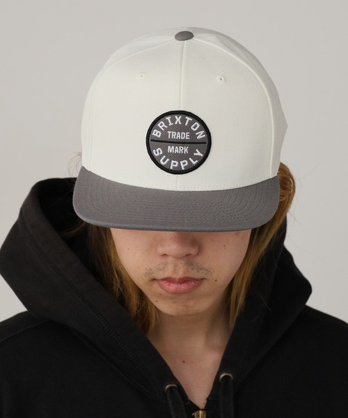 BRIXTON（ブリクストン）の「BRIXTON/ブリクストン OATH III SNAPBACK キャップ フラット（キャップ・メンズ・ブラック系/オリーブ系/ブラック/グレー系/オリーブ系2/オリーブ系3/ネイビー系/ベージュ系/チャコール/グリーン/ネイビー系1/ホワイト・FREE）」の5枚目の写真