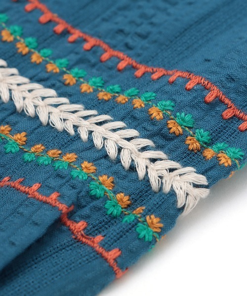チチカカ(チチカカ)の「コットンサッカーストライプ刺繍ブラウス(シャツ/ブラウス・レディース・ネイビー/キャメル/ブルー・FREE)」の20枚目の写真