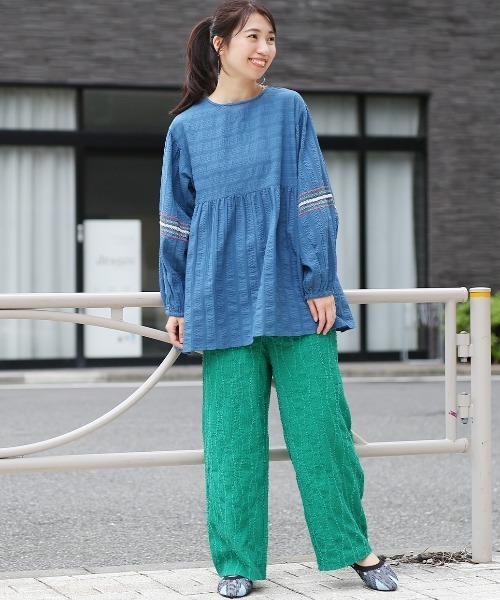 チチカカ(チチカカ)の「コットンサッカーストライプ刺繍ブラウス(シャツ/ブラウス・レディース・ネイビー/キャメル/ブルー・FREE)」の6枚目の写真