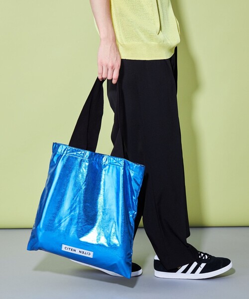 CITEN（シテン）の「＜CITEN＞メタリック トート（トートバッグ・レディース・シルバー/コバルトブルー/ブラック/ゴールド・FREE）」の2枚目の写真