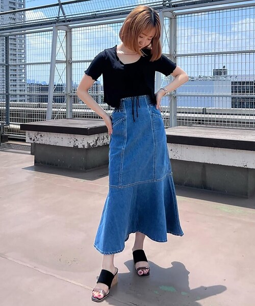 FREE'S MART（フリーズマート）の「【Sシリーズ対応】パネル切替マーメイドデニムスカート（デニムスカート・レディース・ダークネイビー/ホワイト系その他/ブルー系その他2・MEDIUM/SMALL/X-SMALL）」の16枚目の写真