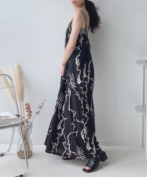 AS KNOW AS plus（アズノゥアズプラス）の「〇後リボン バッククロスキャミワンピース（ワンピース・レディース・ホワイト系/ブラック系/ブラック系1・FREE）」の5枚目の写真