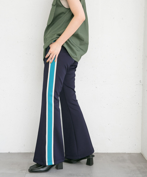 KBF（ケイビーエフ）の「フレアトラックパンツ（その他パンツ・レディース・パープル/ネイビー・ONE）」の5枚目の写真