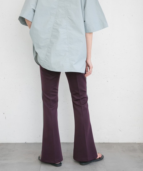 KBF（ケイビーエフ）の「フレアトラックパンツ（その他パンツ・レディース・パープル/ネイビー・ONE）」の15枚目の写真