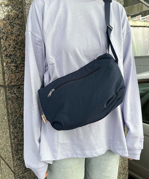 Legato Largo（レガートラルゴ）の「Legato Largo / パデッドナイロンハンモック　ワンショルダー / LG-F3161（ショルダーバッグ・レディース・オリーブ/ブラウン/ネイビー/ベージュ/ブラック・ONESIZE）」の5枚目の写真