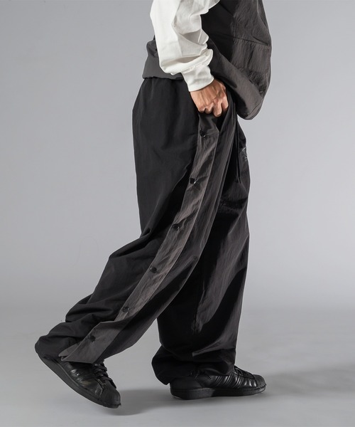 kutir（クティール）の「【低身長向けアイテム】2way配色ナイロンラインパンツ（その他パンツ・メンズ・ピンク系その他/ブラック/ネイビー・MEDIUM/SMALL）」の6枚目の写真