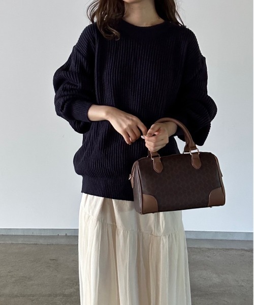 t a r o s u(タロス)の「crew neck oversize knit/クルーネックオーバーサイズニット(ニット/セーター・レディース・ネイビー/ベージュ・FREE)」の1枚目の写真