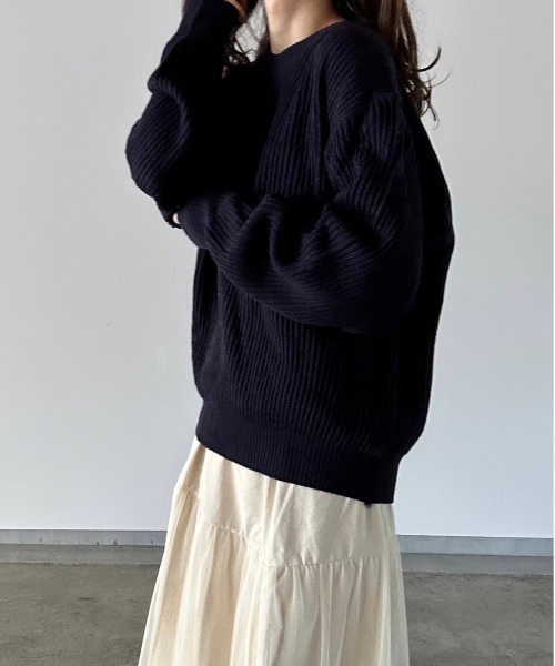 t a r o s u(タロス)の「crew neck oversize knit/クルーネックオーバーサイズニット(ニット/セーター・レディース・ネイビー/ベージュ・FREE)」の6枚目の写真
