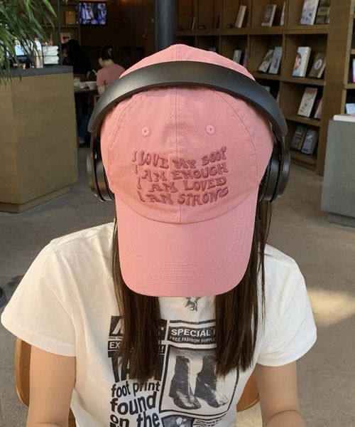 Vipoa（ヴィポア）の「レタリングキャップ（キャップ・レディース・レッド/グレー/アイボリー/グリーン/ブラック/ピンク/オレンジ/ネイビー・FREE）」の7枚目の写真