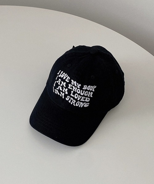 Vipoa（ヴィポア）の「レタリングキャップ（キャップ・レディース・レッド/グレー/アイボリー/グリーン/ブラック/ピンク/オレンジ/ネイビー・FREE）」の3枚目の写真