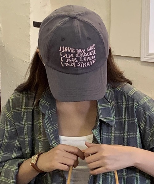 Vipoa（ヴィポア）の「レタリングキャップ（キャップ・レディース・レッド/グレー/アイボリー/グリーン/ブラック/ピンク/オレンジ/ネイビー・FREE）」の18枚目の写真