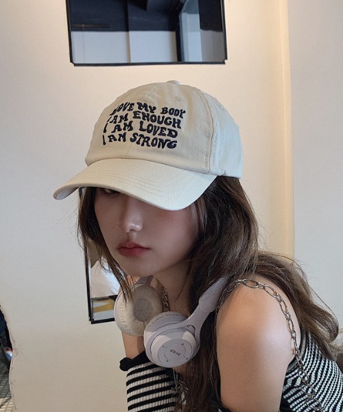 Vipoa（ヴィポア）の「レタリングキャップ（キャップ・レディース・レッド/グレー/アイボリー/グリーン/ブラック/ピンク/オレンジ/ネイビー・FREE）」の16枚目の写真