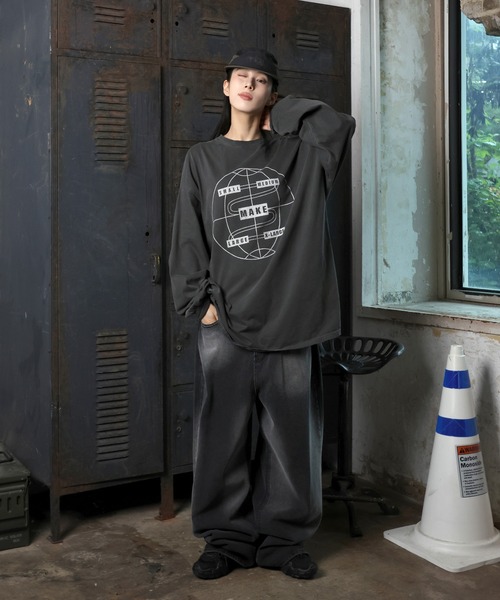 FOLLOWIN（フォロウィン）の「[UNISEX]ヴィンテージウォッシンググラデーションデニムワイドパンツ（デニムパンツ・レディース・ブラック/ブルー・MEDIUM/SMALL/LARGE）」の3枚目の写真