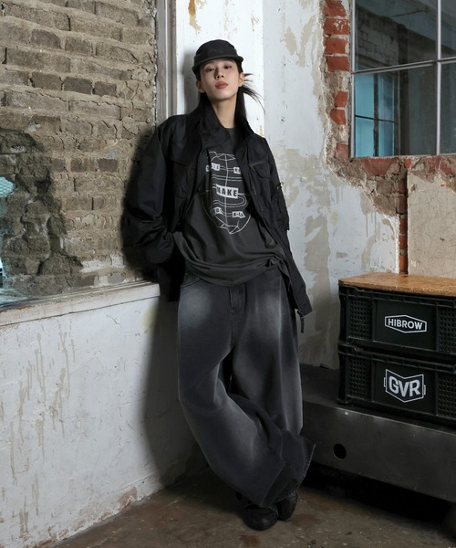 FOLLOWIN（フォロウィン）の「[UNISEX]ヴィンテージウォッシンググラデーションデニムワイドパンツ（デニムパンツ・レディース・ブラック/ブルー・MEDIUM/SMALL/LARGE）」の7枚目の写真