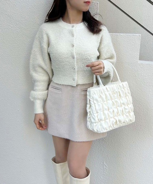 one after another NICE CLAUP（ワンアフターアナザーナイスクラップ）の「きらきらボタンラメニットカーディガン（カーディガン/ボレロ・レディース・ライトイエロー/チャコール/アイボリー/ライトグレー・FREE）」の6枚目の写真
