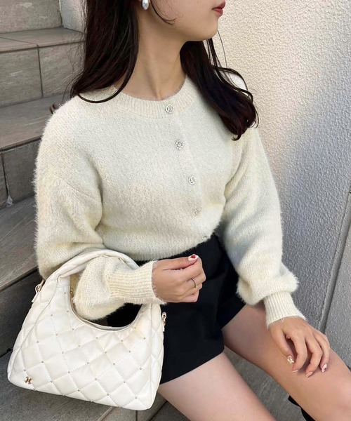 one after another NICE CLAUP（ワンアフターアナザーナイスクラップ）の「きらきらボタンラメニットカーディガン（カーディガン/ボレロ・レディース・ライトイエロー/チャコール/アイボリー/ライトグレー・FREE）」の12枚目の写真