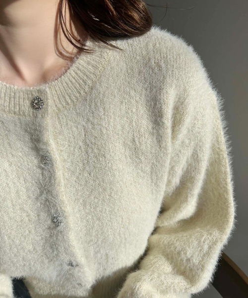 one after another NICE CLAUP（ワンアフターアナザーナイスクラップ）の「きらきらボタンラメニットカーディガン（カーディガン/ボレロ・レディース・ライトイエロー/チャコール/アイボリー/ライトグレー・FREE）」の13枚目の写真