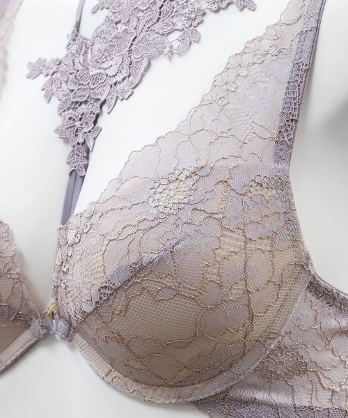 ANNEBRA(アンブラ)の「Romance チョーカー付きモールドカップブラジャー(ブラジャー・レディース・ライトグリーン/ライトパープル・B70/C70/F75/D75/E80/D80/G70/D70/F70/C75/E70/G75/B75/E75/C80)」の8枚目の写真