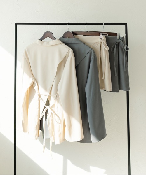 fupel（フぺル）の「マルチウェイスリーブスリットリボンジャケット(セットアップ可能)（テーラードジャケット・レディース・アイボリー/グレー・FREE）」の3枚目の写真