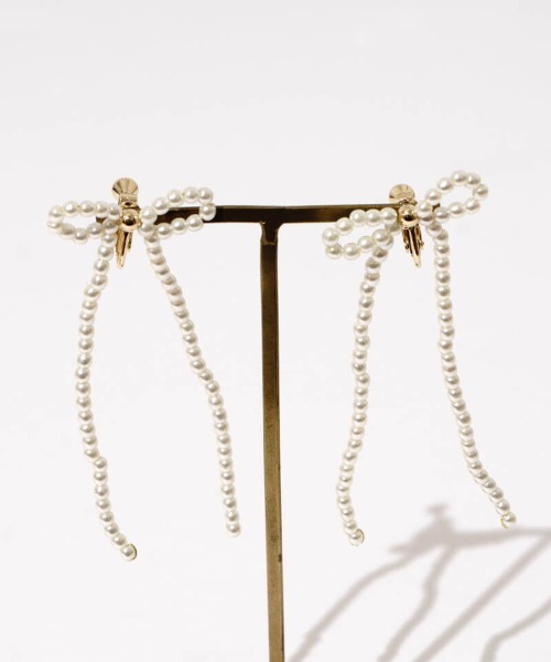 flower（フラワー）の「ドロップリボンイヤリング（イヤリング・レディース・ホワイト・FREE）」の8枚目の写真