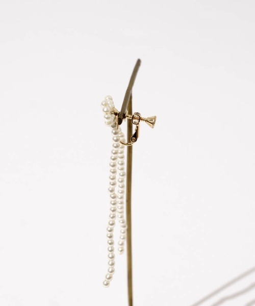 flower（フラワー）の「ドロップリボンイヤリング（イヤリング・レディース・ホワイト・FREE）」の9枚目の写真