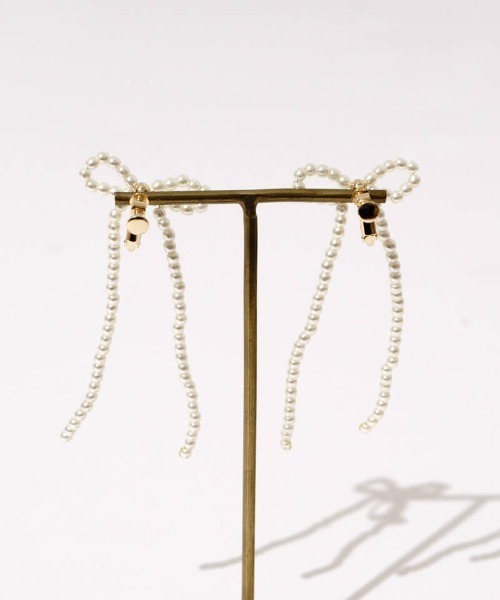 flower（フラワー）の「ドロップリボンイヤリング（イヤリング・レディース・ホワイト・FREE）」の10枚目の写真