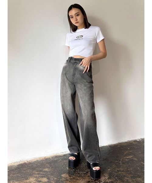 EMODA(エモダ)の「メタルロゴTシャツ(Tシャツ/カットソー・レディース・ブラック/グレー/ホワイト・FREE)」の9枚目の写真