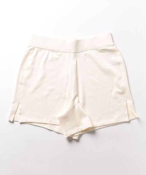 PUMA(プーマ)の「PUMA プーマ W DARE TO MUTED MOTION SHORTS ショートパンツ 627876 68S.ALMOND(その他パンツ・レディース・ベージュ・MEDIUM/SMALL/LARGE)」の1枚目の写真