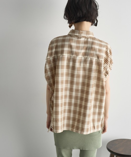 THE YOn（ザヨン）の「ドロストカフフレンチスリーブチェックシャツ