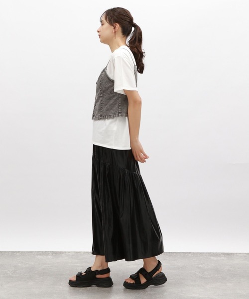 LAKOLE(ラコレ)の「ZIPデニムビスチェ / 124572(ベスト・レディース・ライトブルー/グレー・FREE)」の10枚目の写真