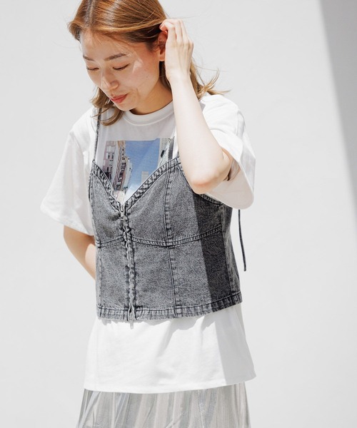 LAKOLE(ラコレ)の「ZIPデニムビスチェ / 124572(ベスト・レディース・ライトブルー/グレー・FREE)」の20枚目の写真