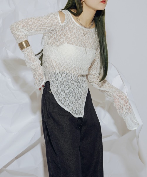 Ezick（エジック）の「Shoulder slit パイピングレーストップス