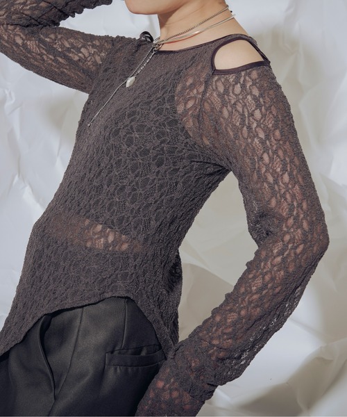 Ezick（エジック）の「Shoulder slit パイピングレーストップス