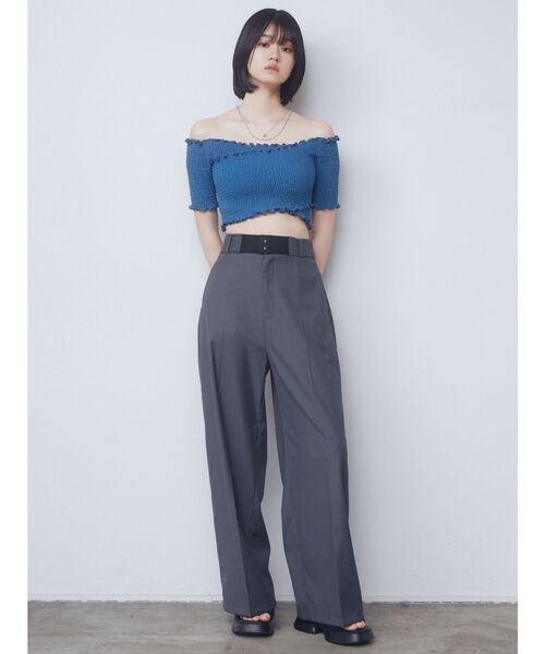EMODA(エモダ)の「ハイウエストベルトパンツ(その他パンツ・レディース・グレー/ベージュ・SMALL/MEDIUM)」の5枚目の写真