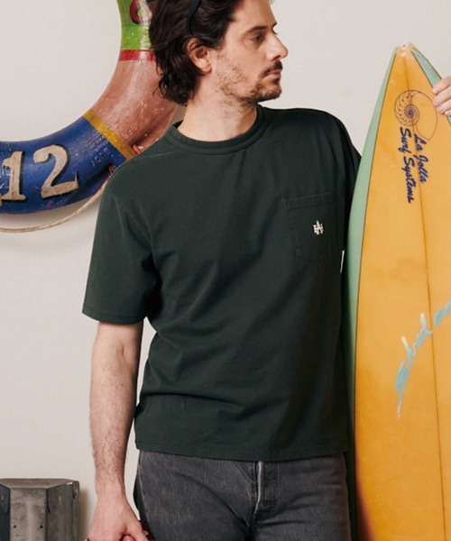 Right-on（ライトオン）の「【Hollywood athletic co】ワンポイントＴシャツ（Tシャツ/カットソー・メンズ・ネイビー/ホワイト/グリーン/レッド・S/M/L/XL）」の2枚目の写真