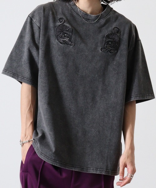 ATELANE(アテレーン)の「ピグメント加工ビックTシャツ(Tシャツ/カットソー・メンズ・ホワイト/ブラック系/ネイビー/ホワイト系/ネイビー系/ブラック・L/M)」の22枚目の写真